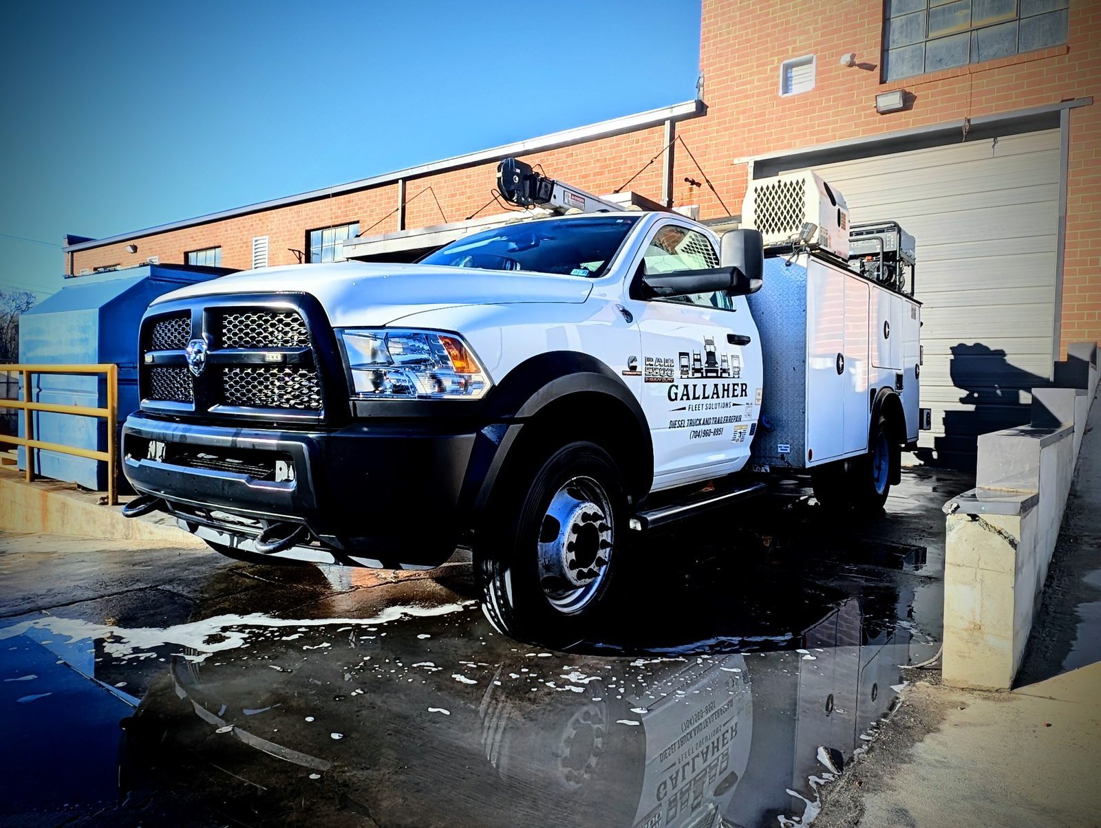 Gallaher Fleet Solutions mobile service truck on site